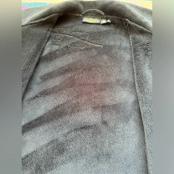 Icelandic Design Button Up Jacket - Picture 8 of 12